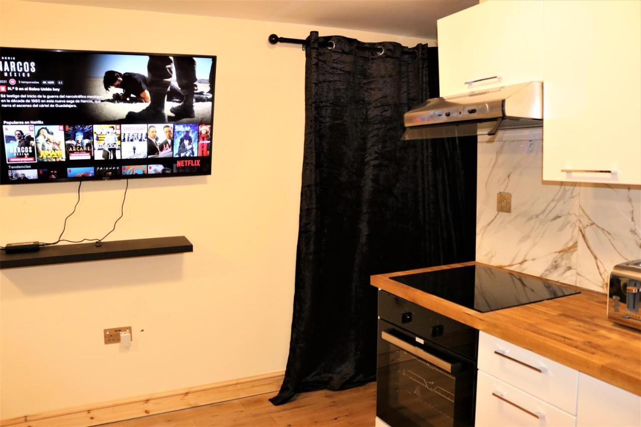 Umbrella Properties Private Apartment 버밍엄 외부 사진